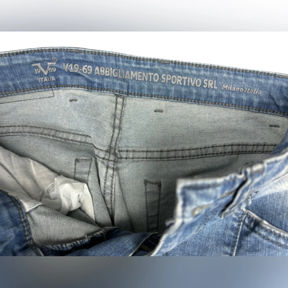 19V69‎ by Versace- jeans- size 28x30- Excellent Condition!!